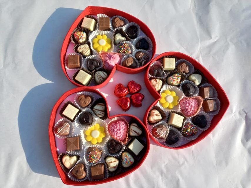 NES Valentine's Assorted Chocolates Sampler Heart, Lovely Chocolate Heart Candy, Valentine’s Assorted Chocolates for Family and Friends – Chocolate Box